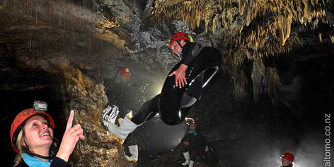 Blackwater Rafting TumuTumu Toobing at Waitomo Caves