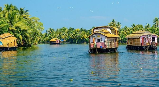 Alleppey - South & North India Tour