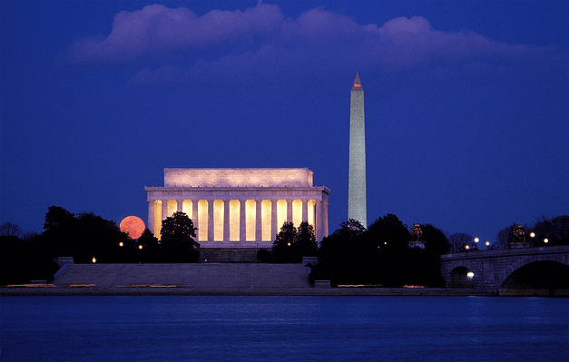 Washington DC Monuments @ Night Bike Tour Discounts